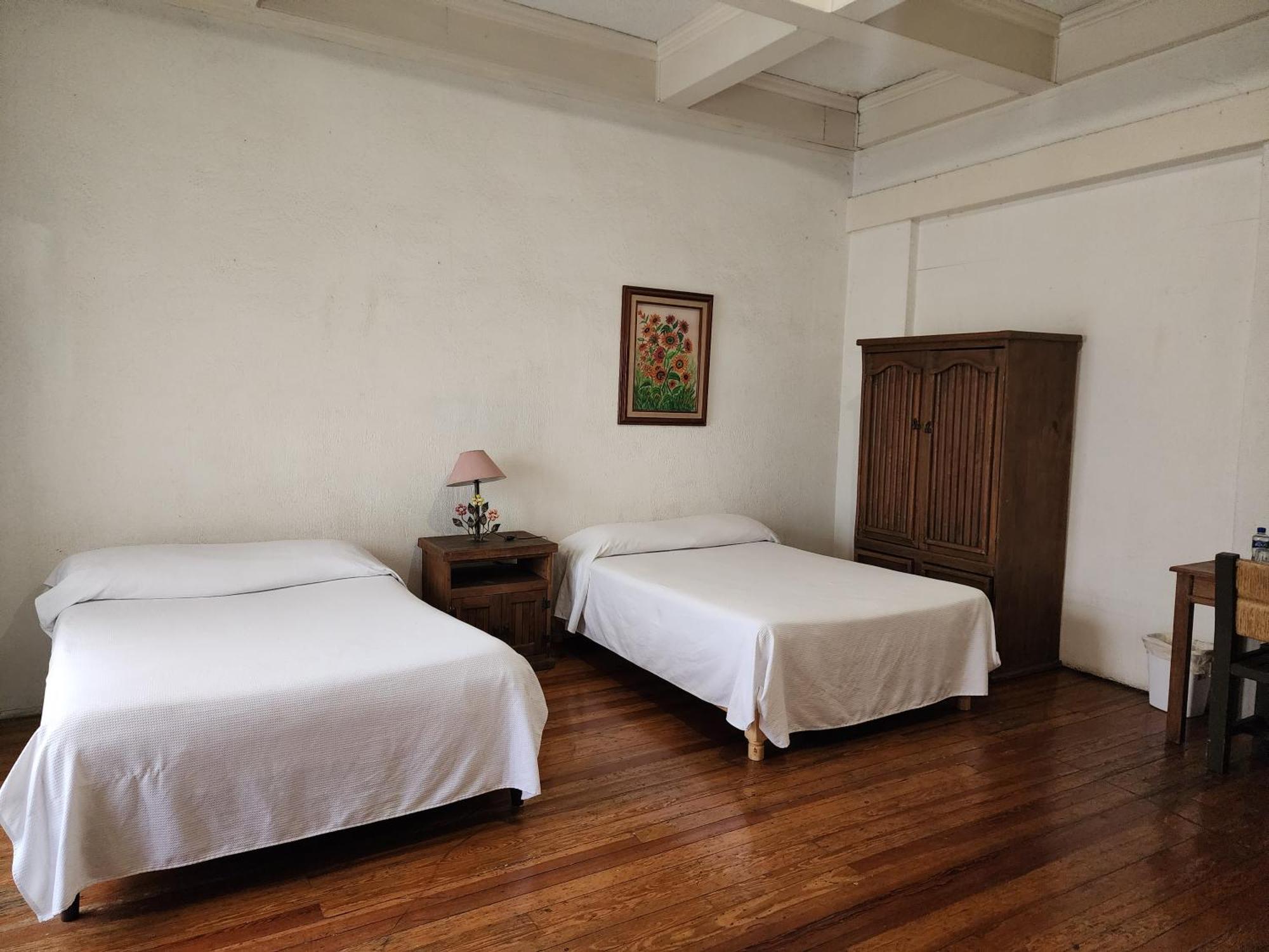 Anys Hostal 2*