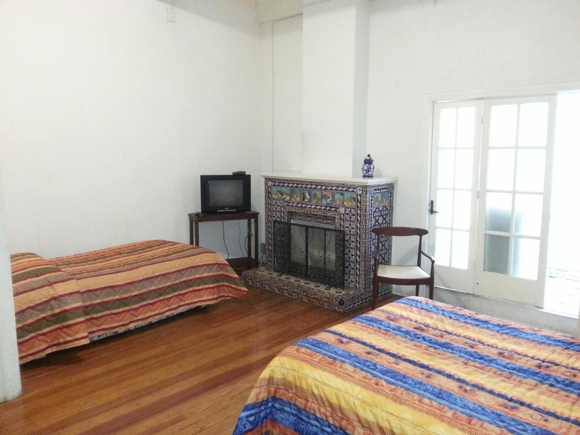 Guest house Anys Hostal 2*