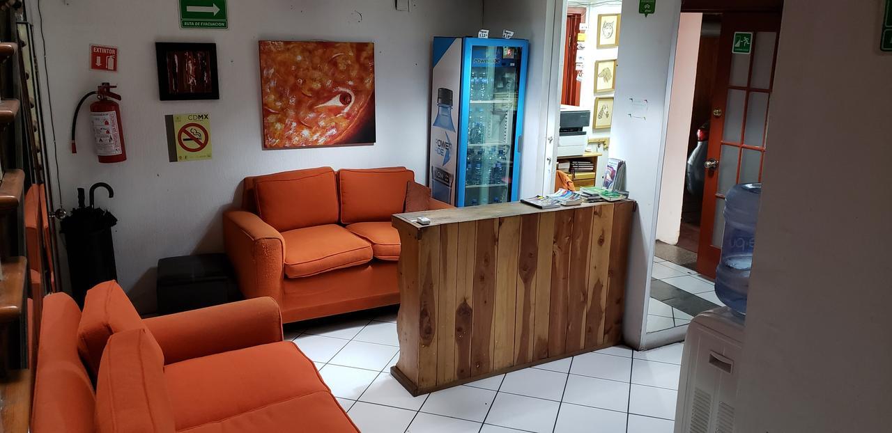 Anys Hostal Guest house 2*