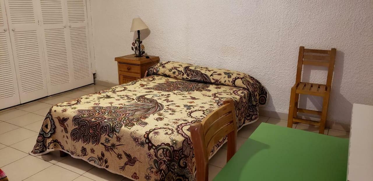 Anys Hostal Guest house