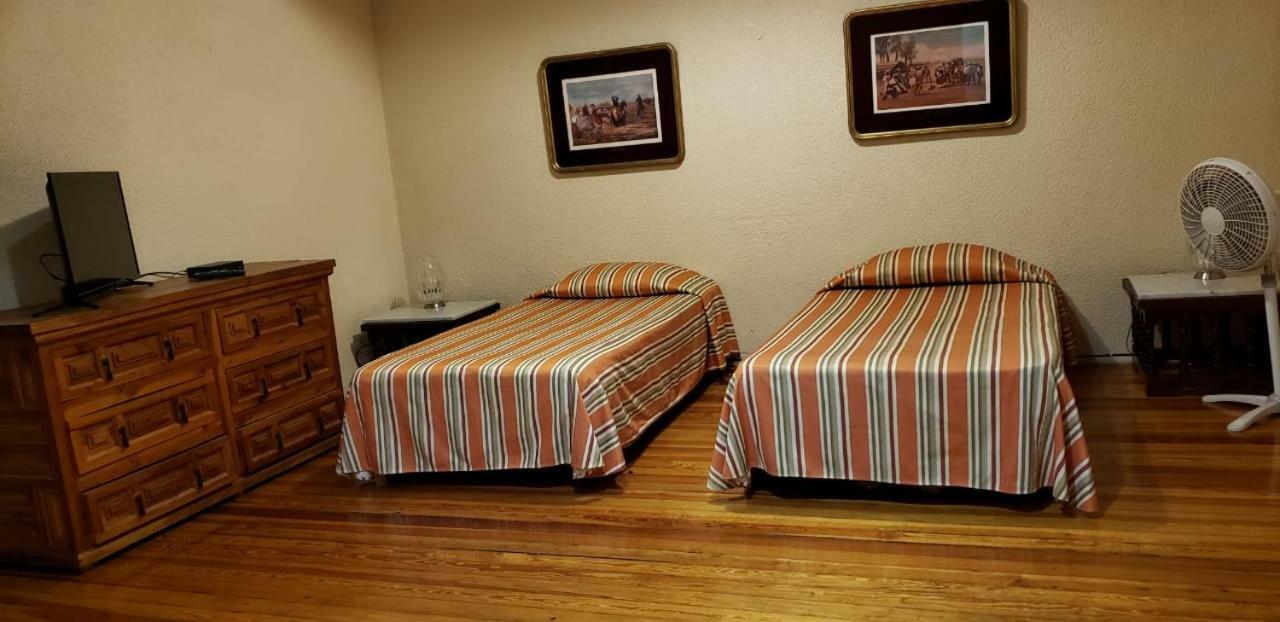 Anys Hostal 2*
